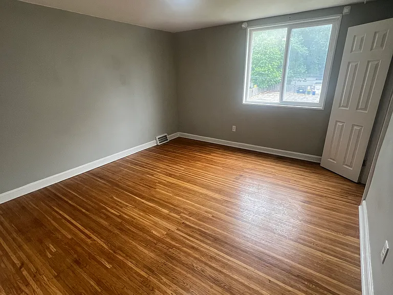 11 Lincoln Dr — Photo 5