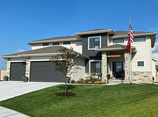 19251 Ames Cir, Elkhorn, NE 68022
