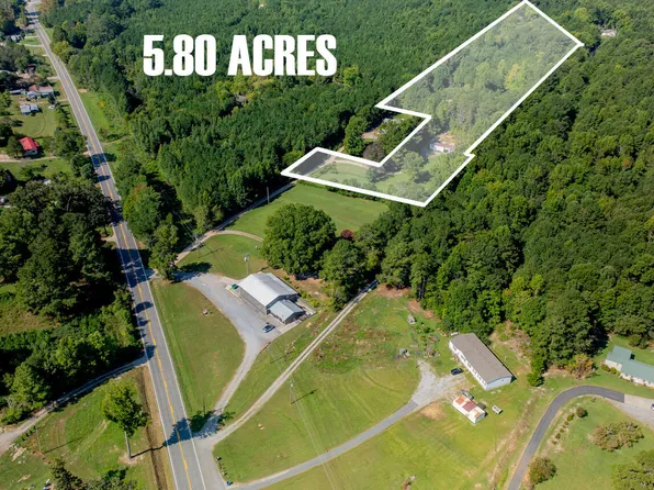 72-48 Burns Dr, La Fayette, GA 30728