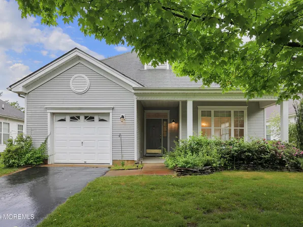 33 Summerwinds Drive, Lakewood, NJ 08701
