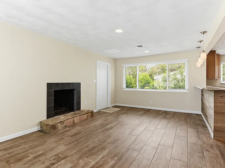 124 Atwood Ln — Photo 24