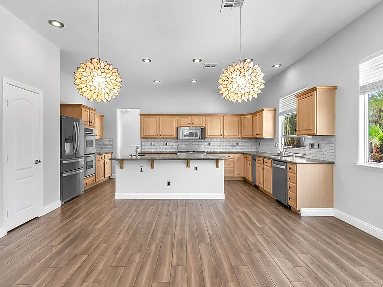 296 Doe Run Cir — Photo 15