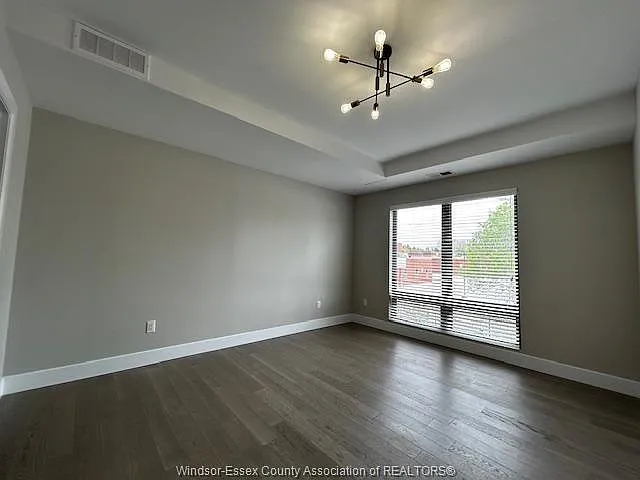 140 Main St E #203 — Photo 24