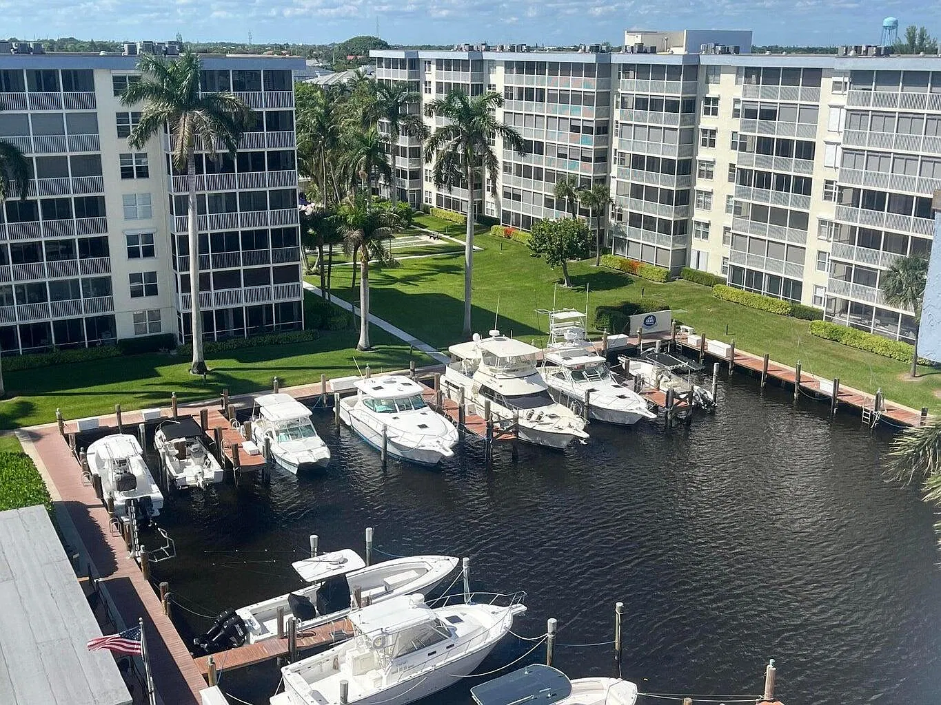 2 bed, 2.0 bath, 1092 sqft, $3,500 — Photo 2