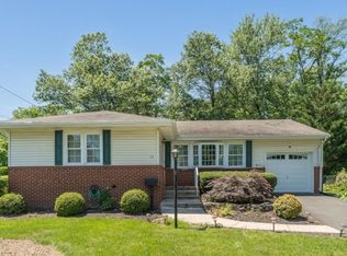 11 Seville Dr, Somerville, NJ 08876