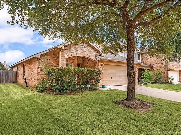 3rd image of 6315 Bennington Springs Dr