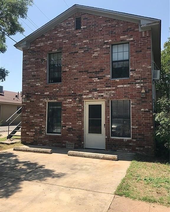 1st image of 618 Santos St