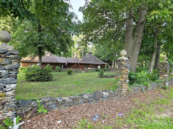 404 Long Shoals Rd, Bessemer City, NC 28016
