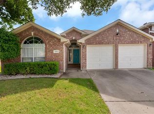 1001 Summerbrook Dr, Euless, TX 76040