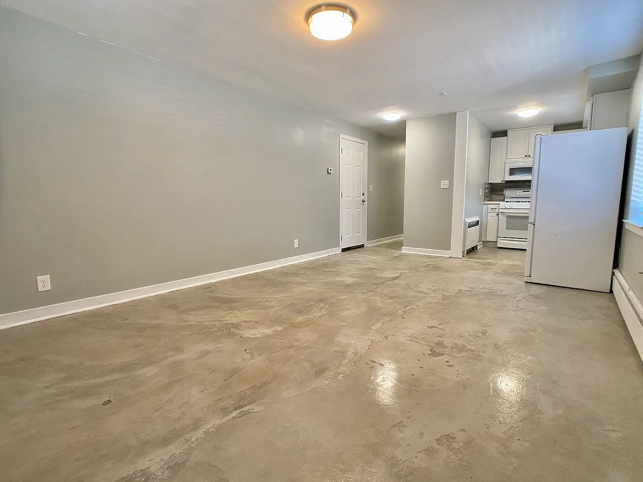 424 1/2 Bridge Avenue - 3 — Photo 2