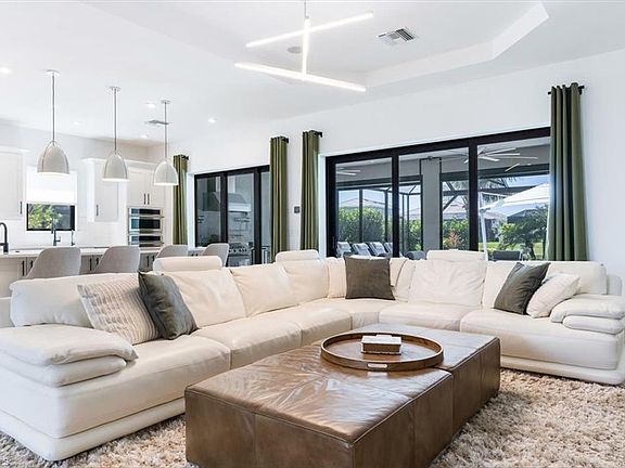 5th image of 11180 Canal Grande DR