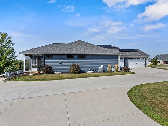 4th image of 2742 Castaway Ct