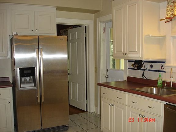 3rd image of 908 Center Dr