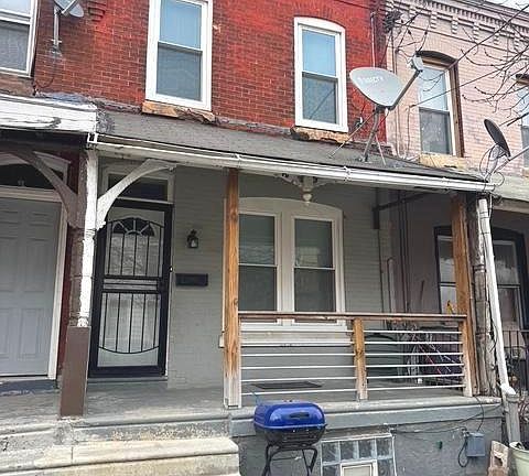 3rd image of 4831 Merion Ave