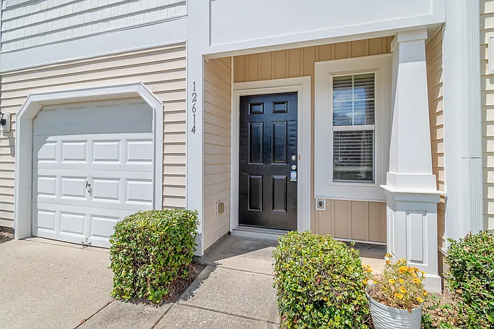 3 bed, 2.5 bath, 1499 sqft, $1,800 — Photo 3