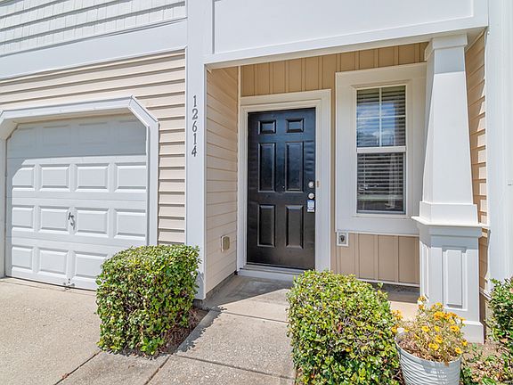 3rd image of 12614 Persimmon Tree Dr