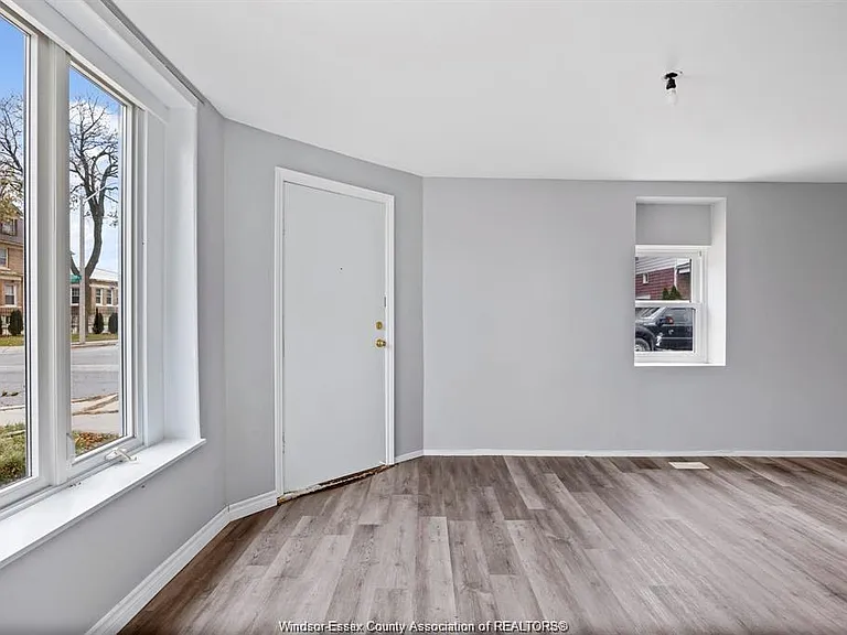 701 Marentette Ave #A — Photo 12