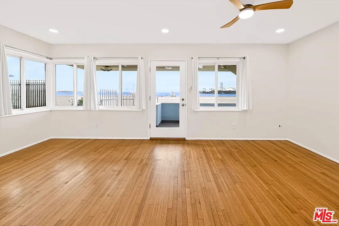1 bed, 1.0 bath, 858 sqft, $2,995 — Photo 4