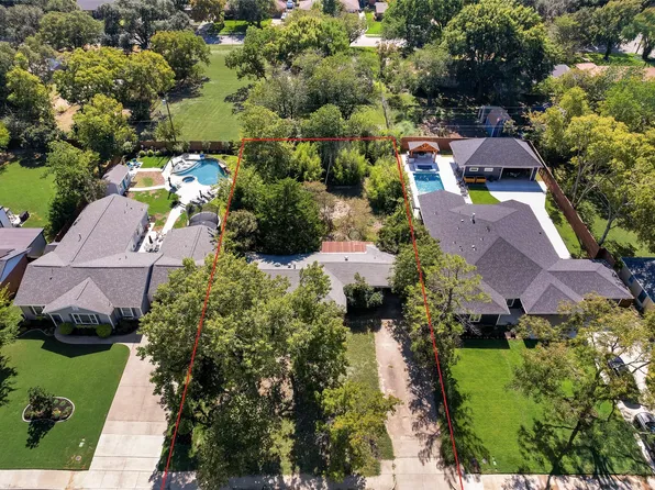 826 E Texas St, Grapevine, TX 76051