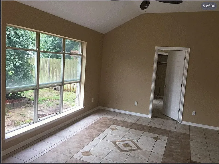 2202 Brookview Dr — Photo 26