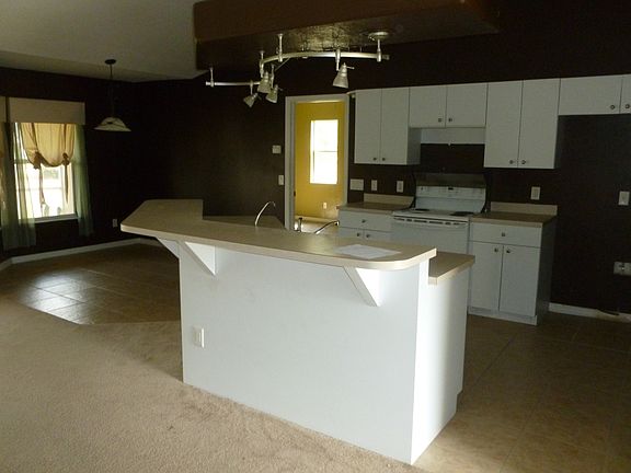 2nd image of 3323 NE 8th Pl