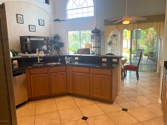 4th image of 6117 Meghan Dr