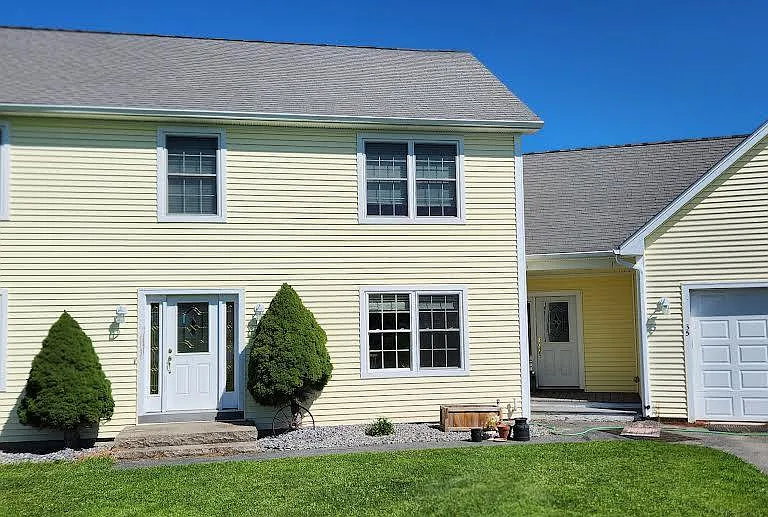 35 Macintosh Dr #35 — Photo 2
