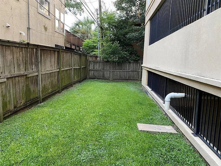 2203 Dorrington St #208 — Photo 27