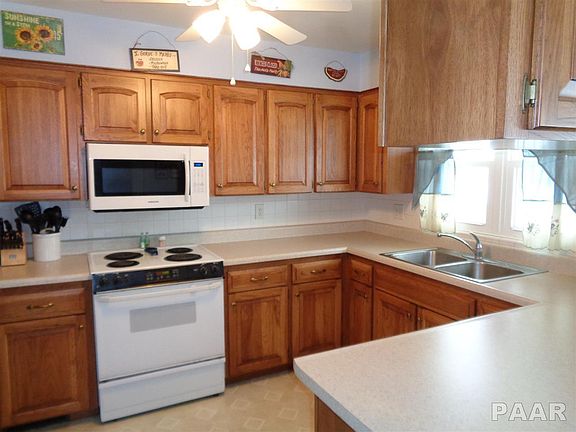 5th image of 109 W Crestwood Dr