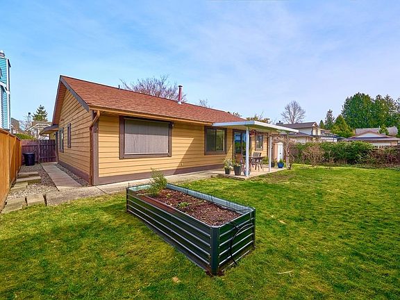 2nd image of 20398 Dale Dr