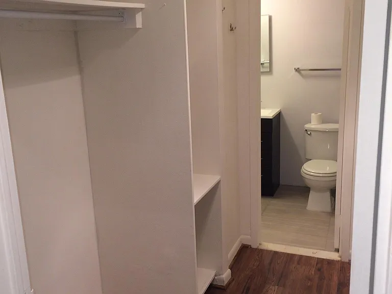 Large walk-in closet (tons of storage)