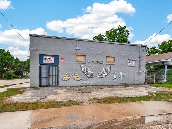 2nd image of 2102 Common St