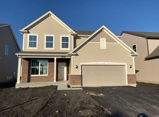 133 S Pointe St, South Elgin, IL 60177