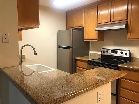 2nd image of 2717 Somerset Park Cir