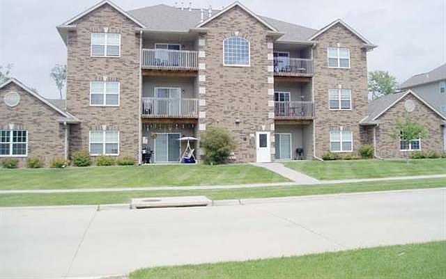 1st image of 90 Jefferson St APT 4