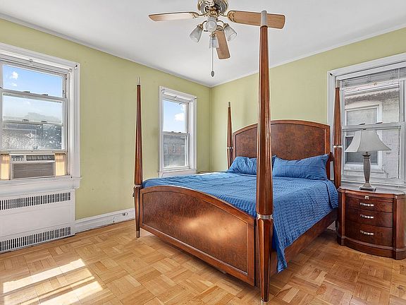 4th image of 5715 Snyder Ave