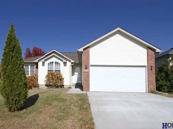 9344 Benziger Dr, Lincoln, NE 68526