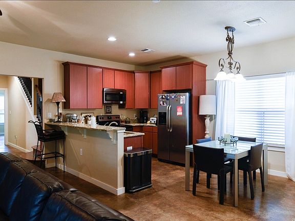 3rd image of 239 Bluffside Dr