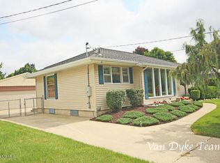 1111 Den Hertog St SW, Wyoming, MI 49509