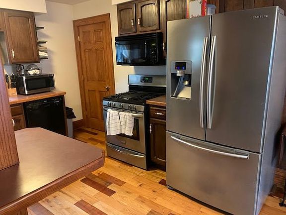 3rd image of 336 N 11th St