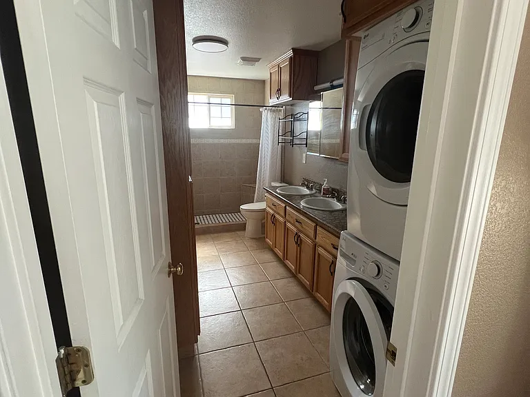 3911 Noble Ct — Photo 5