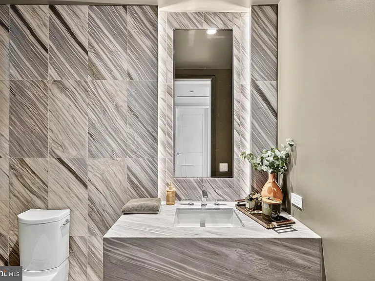 601 Wharf St SW #806 — Photo 13