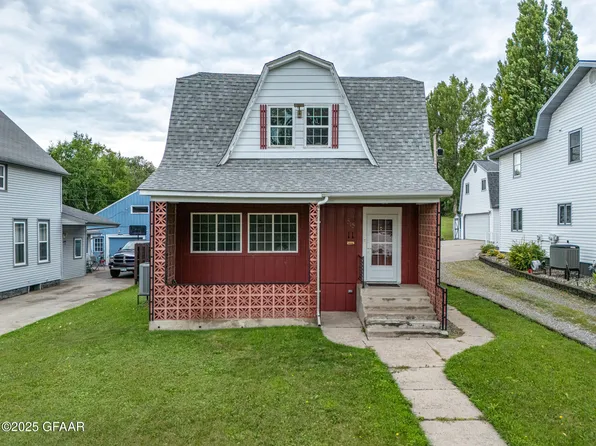 515 Riverside Ave, Crookston, MN 56716