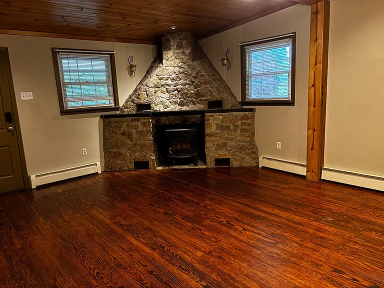 Mountain Top Ln — Photo 1