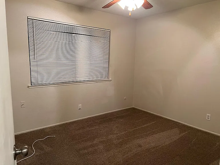 4727 N Cedar Ave #102 — Photo 19