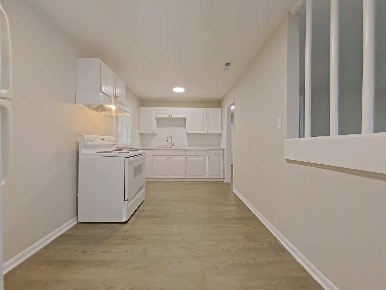 3 bed, 900 sqft, $1,395 — Photo 2