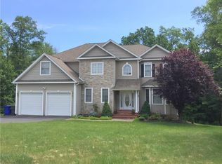 94 Knoll Ridge Ct, Middletown, CT 06457