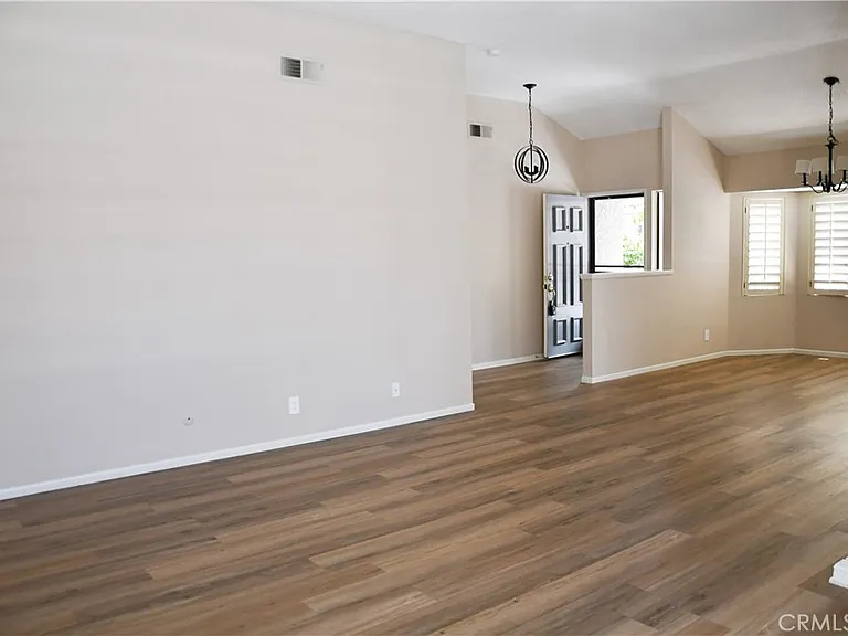 2337 E Skyline Dr — Photo 16