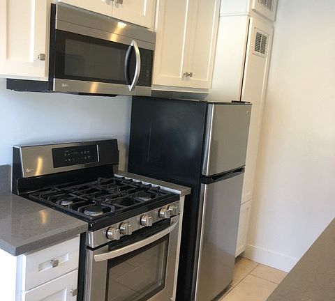 3rd image of 1211 N June St APT 4