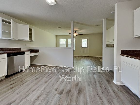 5th image of 2600 Pecan Dr